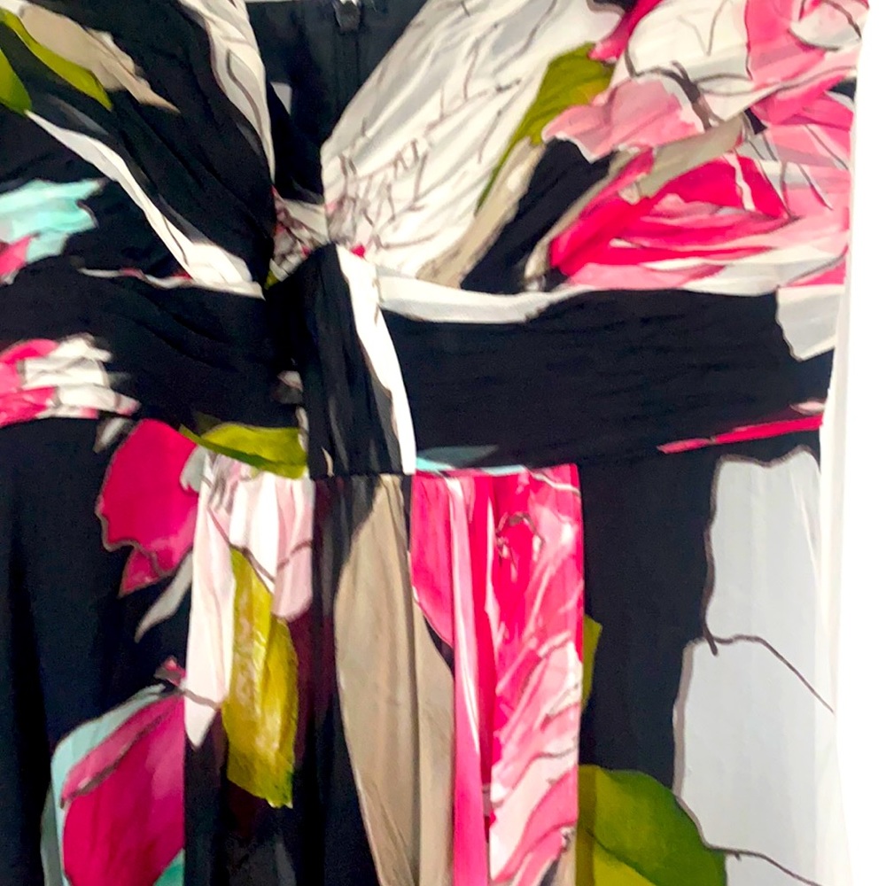 Anne Klein size 8 floral dress with lining